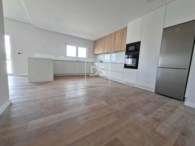 Moradia T3 para Venda em Santo Isidoro Foto 4