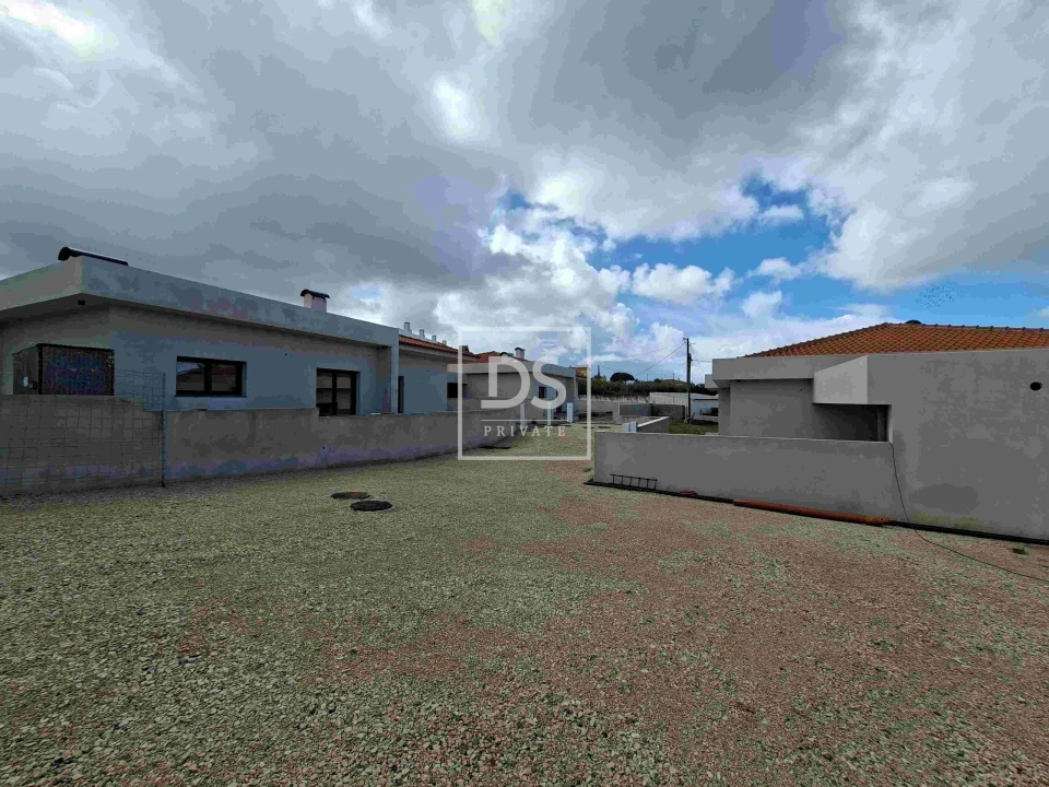 Moradia T4 para Venda em Santo Isidoro Foto 22