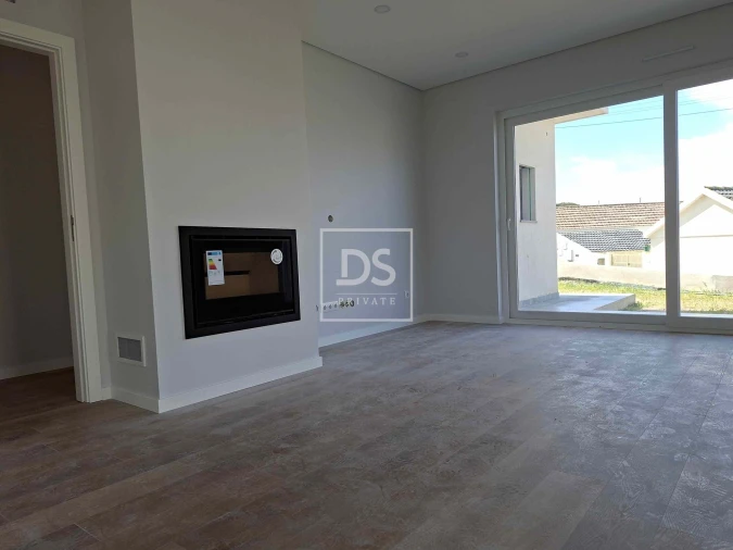 Moradia T4 para Venda em Santo Isidoro Foto 5