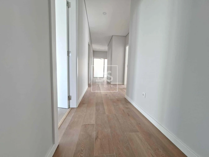 Moradia T4 para Venda em Santo Isidoro Foto 9