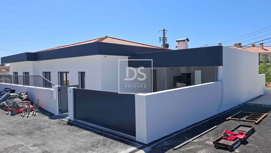 Moradia T4 para Venda em Santo Isidoro Foto 26