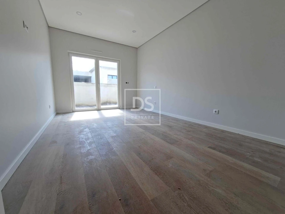 Moradia T4 para Venda em Santo Isidoro Foto 12