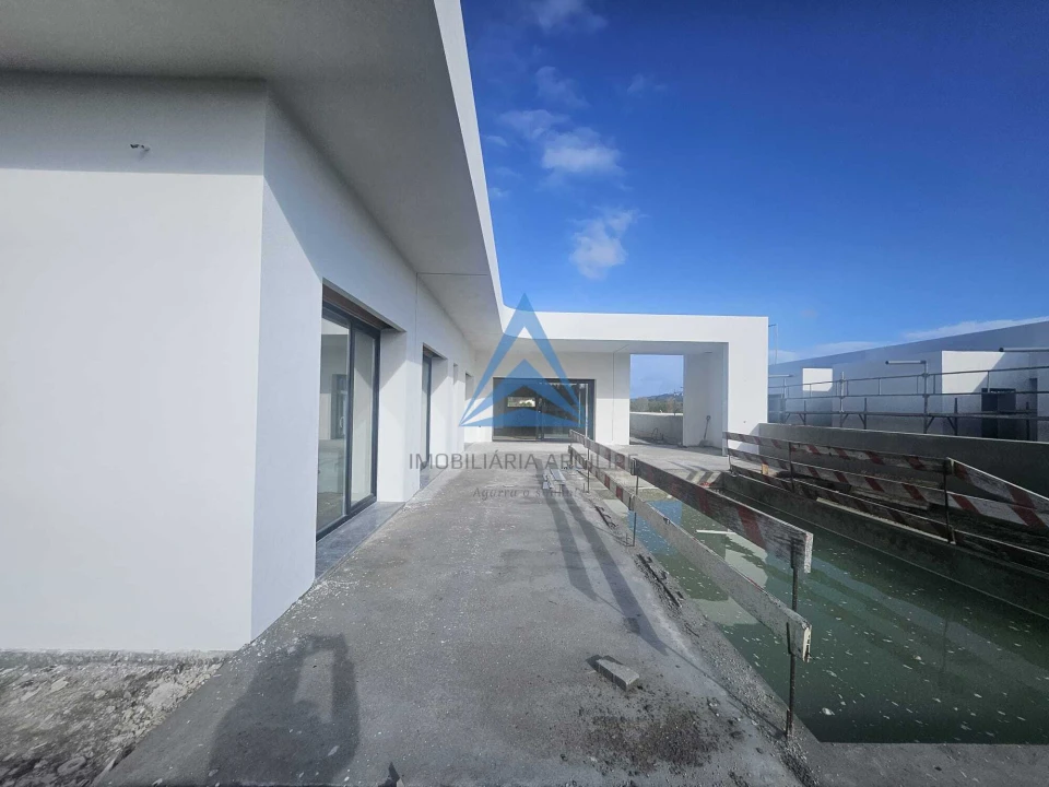 Moradia T4 para Venda em Tornada e Salir do Porto Foto 6