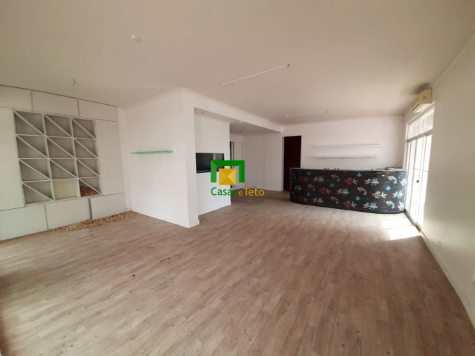 Loja para Venda em Funchal (Se) Foto 1