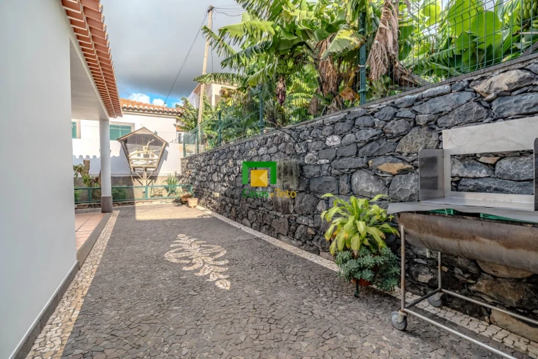 Moradia T3 para Venda em Camara de Lobos Foto 34