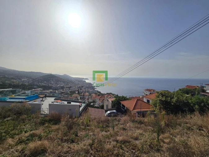 Terreno para Venda em Camara de Lobos Foto 1