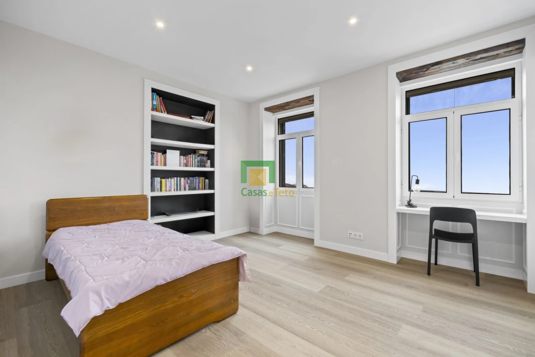 Quinta T4 para Venda em Estreito de Camara de Lobos Foto 22