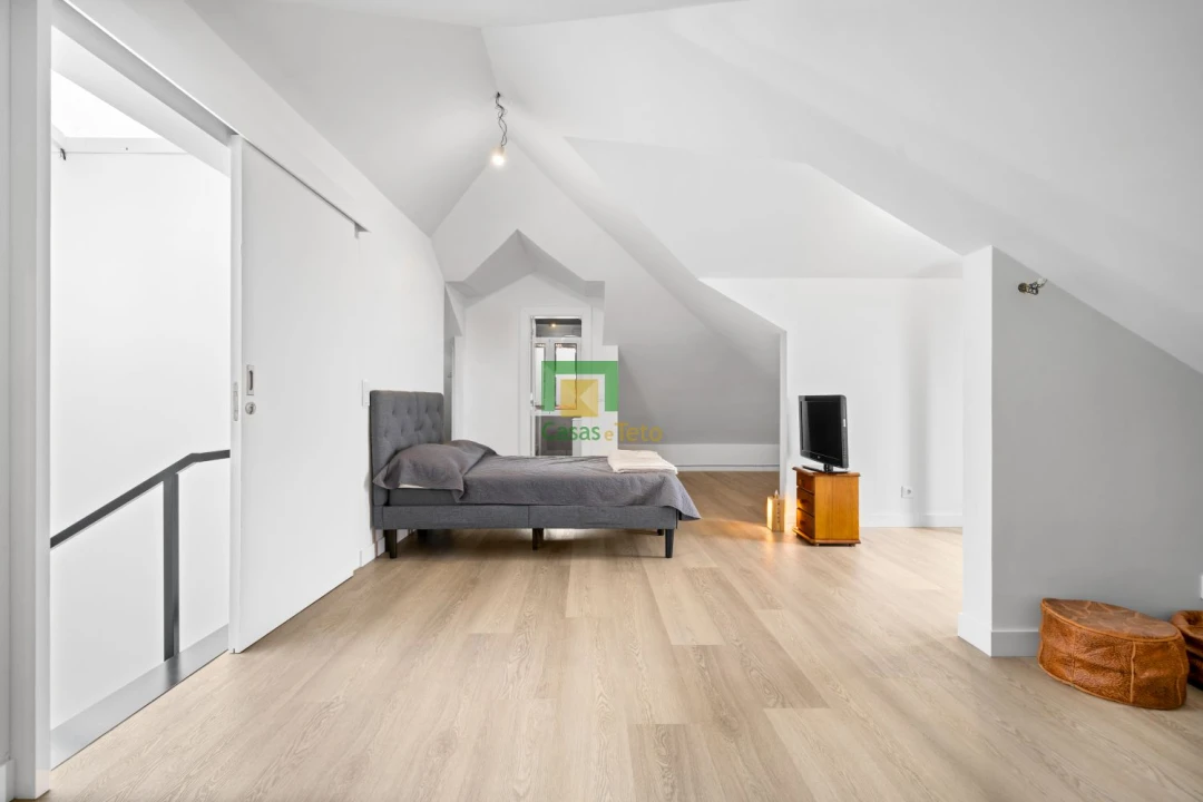 Quinta T4 para Venda em Estreito de Camara de Lobos Foto 25