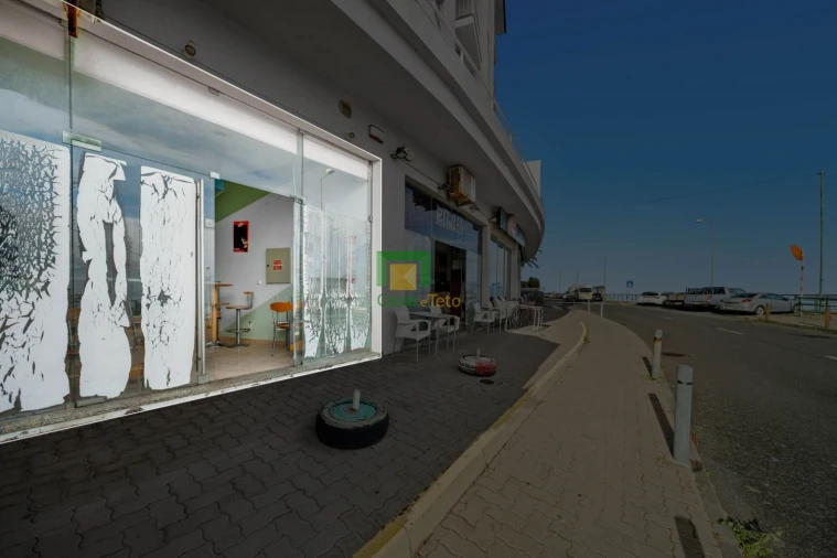 Loja para Venda em Caniço Foto 12