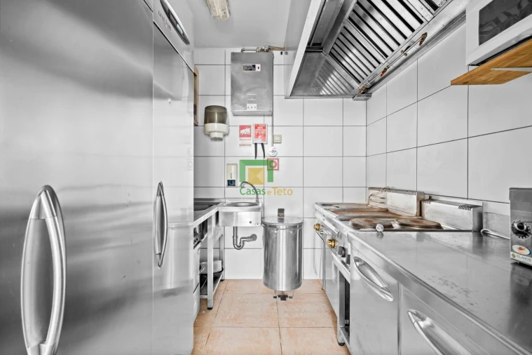 Loja para Venda em Caniço Foto 7