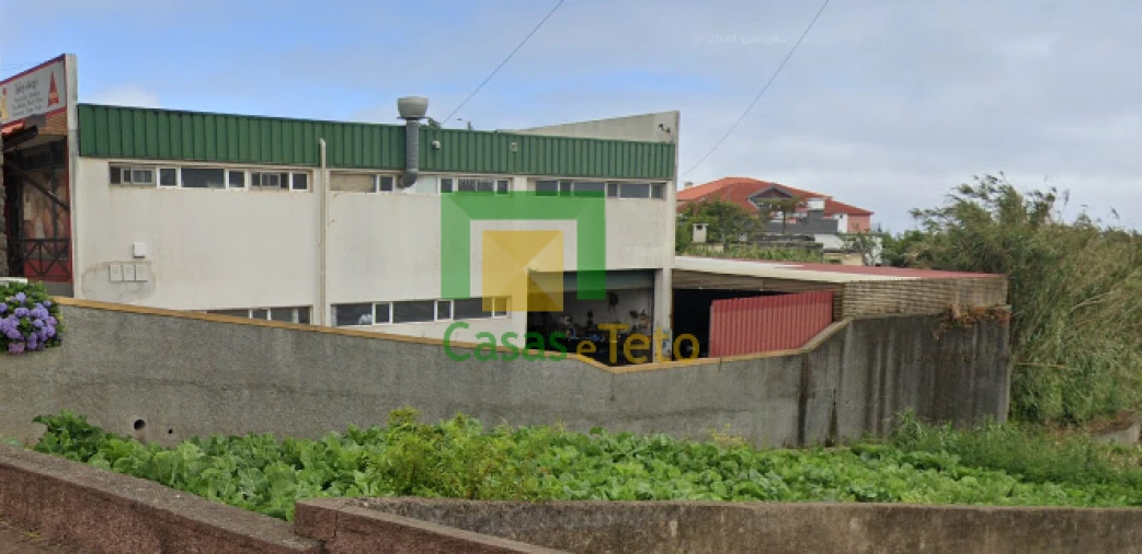 Loja para Venda em Porto Moniz Foto 2