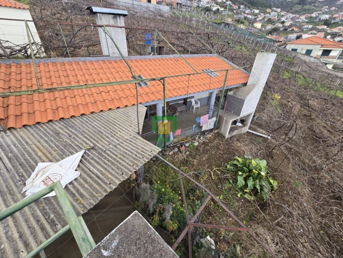 Moradia T4 para Venda em Estreito de Camara de Lobos Foto 23