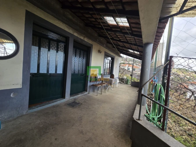 Moradia T4 para Venda em Estreito de Camara de Lobos Foto 19