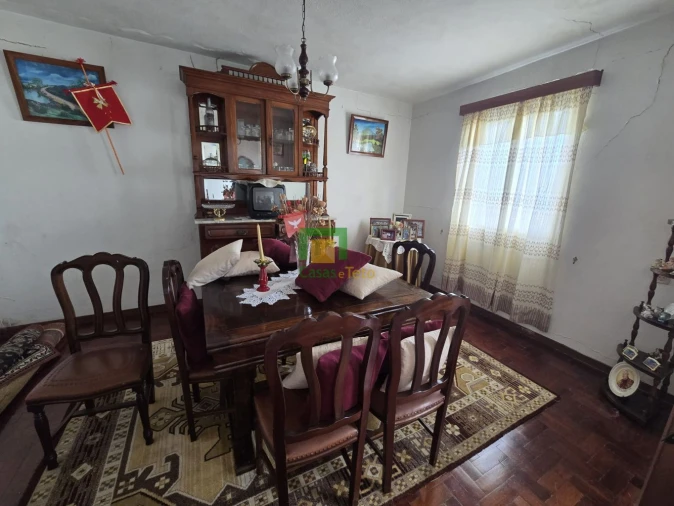 Moradia T4 para Venda em Estreito de Camara de Lobos Foto 13