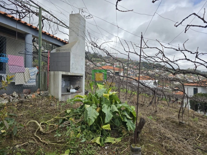 Moradia T4 para Venda em Estreito de Camara de Lobos Foto 14