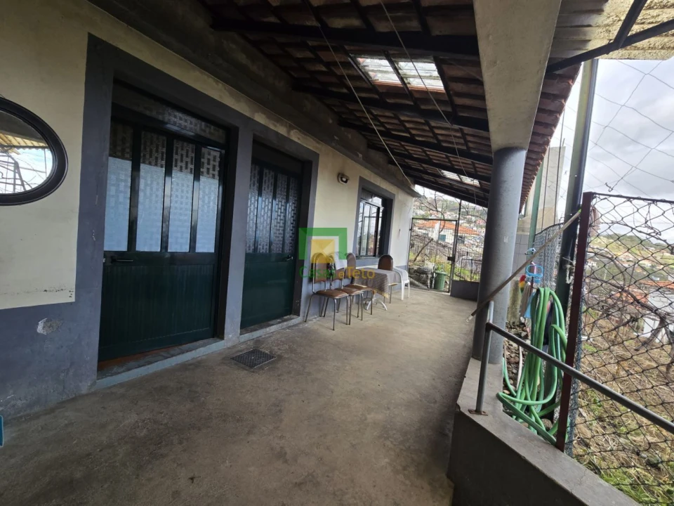 Moradia T4 para Venda em Estreito de Camara de Lobos Foto 19