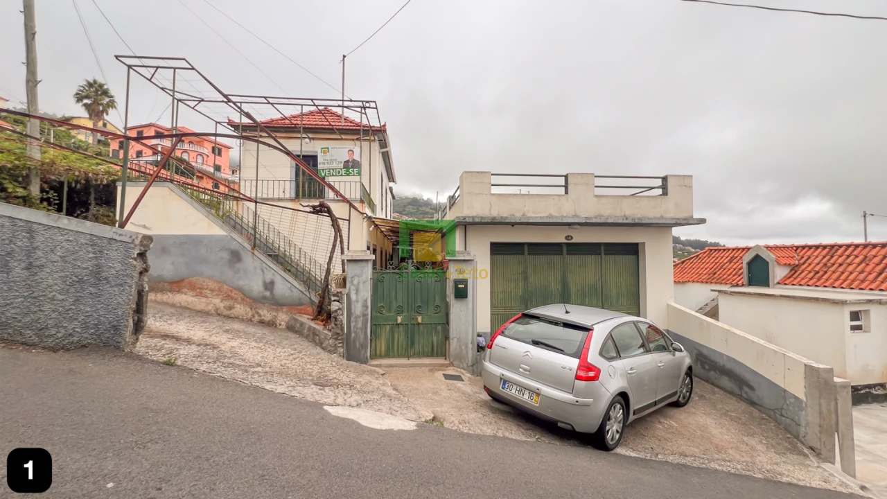 Moradia T4 para Venda em Estreito de Camara de Lobos Foto 4