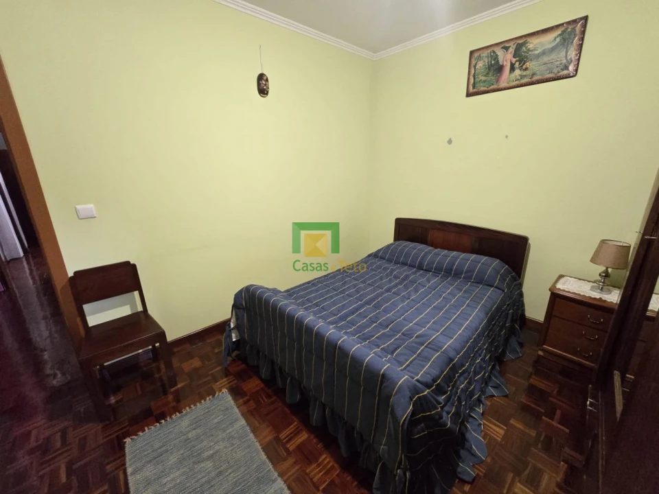 Moradia T4 para Venda em Estreito de Camara de Lobos Foto 9