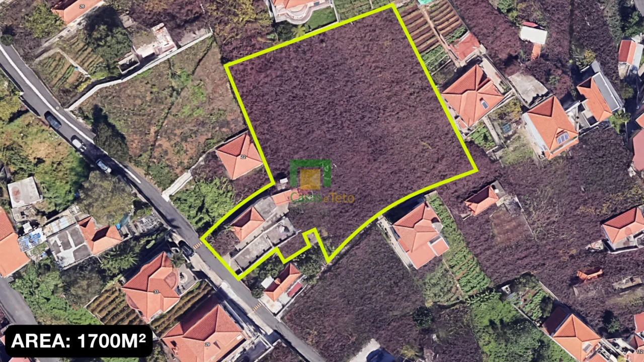 Moradia T4 para Venda em Estreito de Camara de Lobos Foto 24