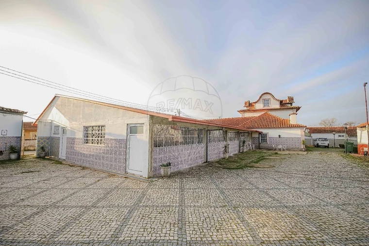 Moradia T11 para Venda em Avanca Foto 32