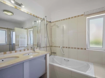Moradia T3 para Venda em Estômbar e Parchal
