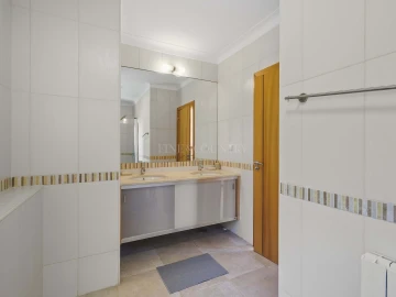 Moradia T3 para Venda em Estômbar e Parchal