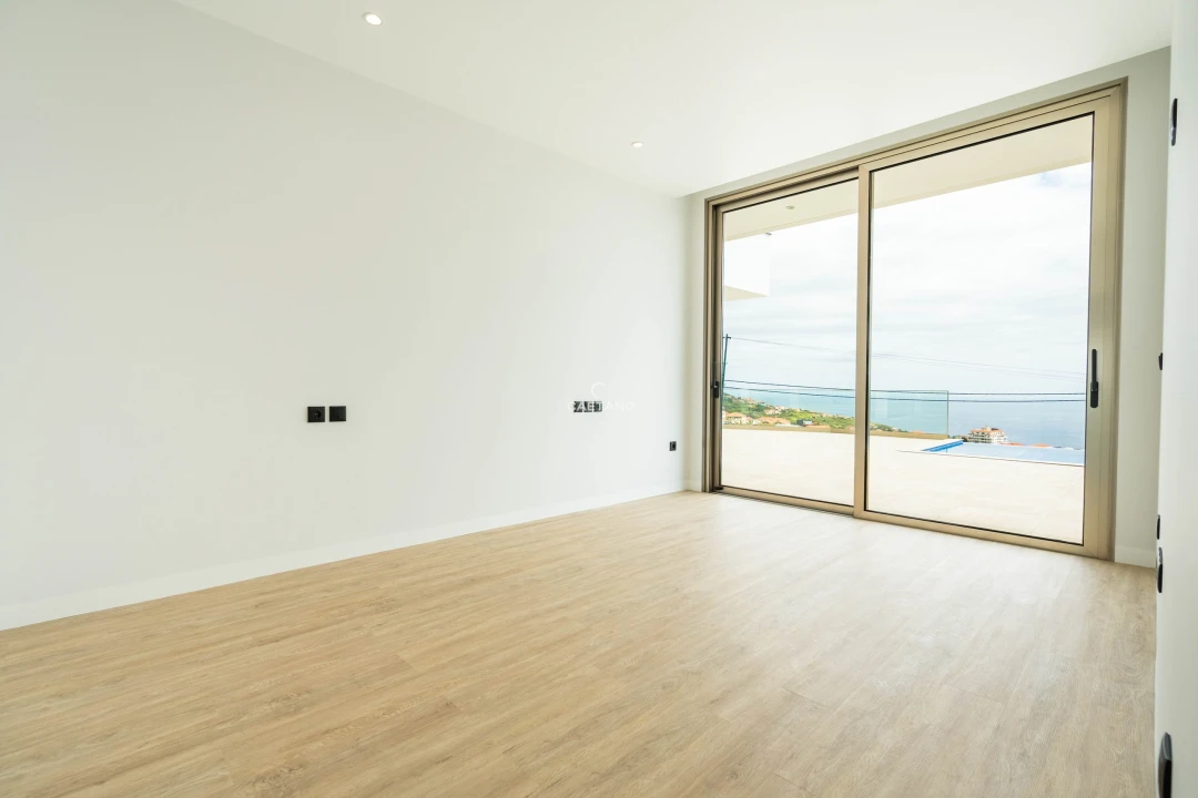 Moradia T3 para Venda em Estreito da Calheta Foto 12