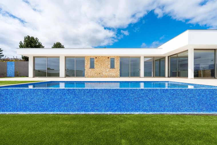 Moradia T3 para Venda em Estreito da Calheta Foto 1