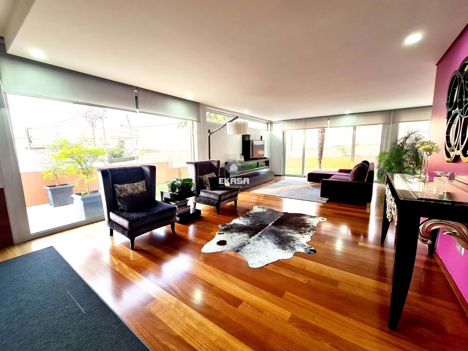 Moradia T4 para Venda em Lourosa Foto 6