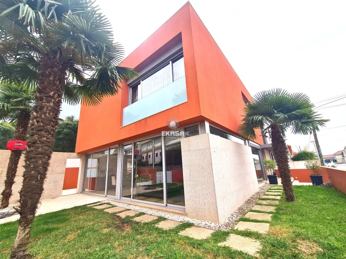 Moradia T4 para Venda em Lourosa Foto 2