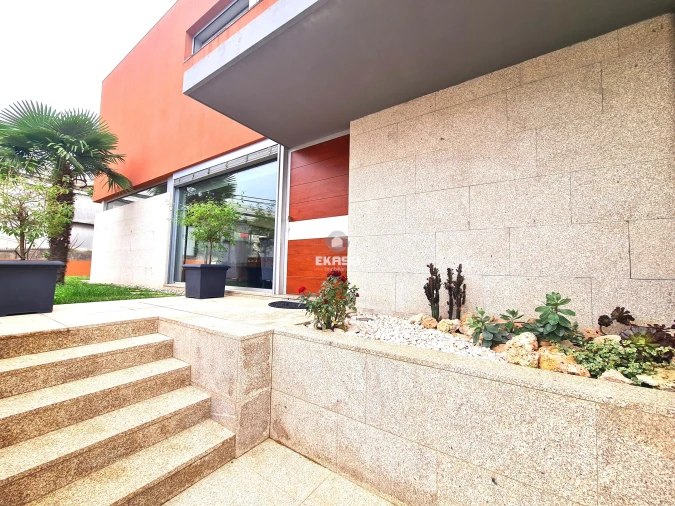 Moradia T4 para Venda em Lourosa Foto 3