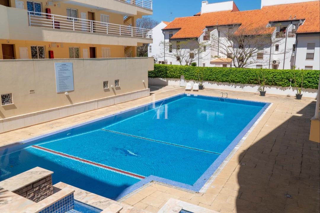 Apartamento T2 para Venda em Quarteira Foto 2