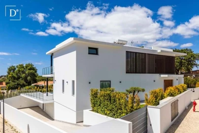 Moradia T4 para Venda em Albufeira e Olhos de Água