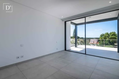 Moradia T4 para Venda em Albufeira e Olhos de Água