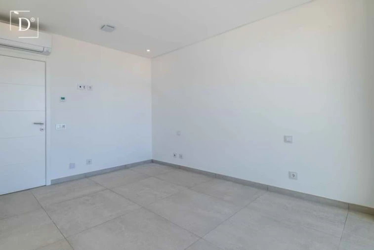 Moradia T4 para Venda em Albufeira e Olhos de Água Foto 28