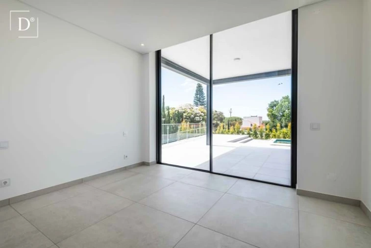 Moradia T4 para Venda em Albufeira e Olhos de Água Foto 13
