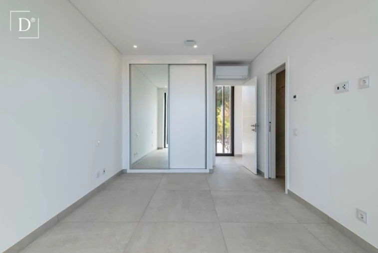 Moradia T4 para Venda em Albufeira e Olhos de Água Foto 23