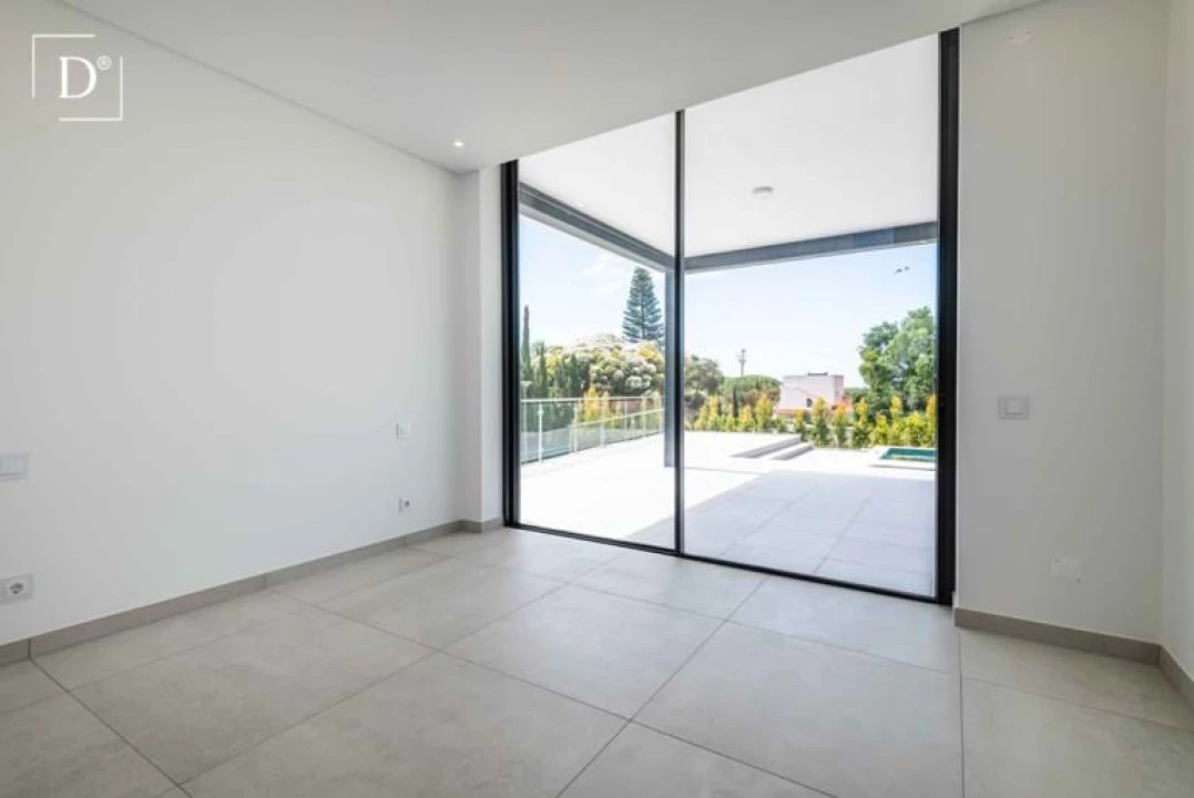 Moradia T4 para Venda em Albufeira e Olhos de Água Foto 13