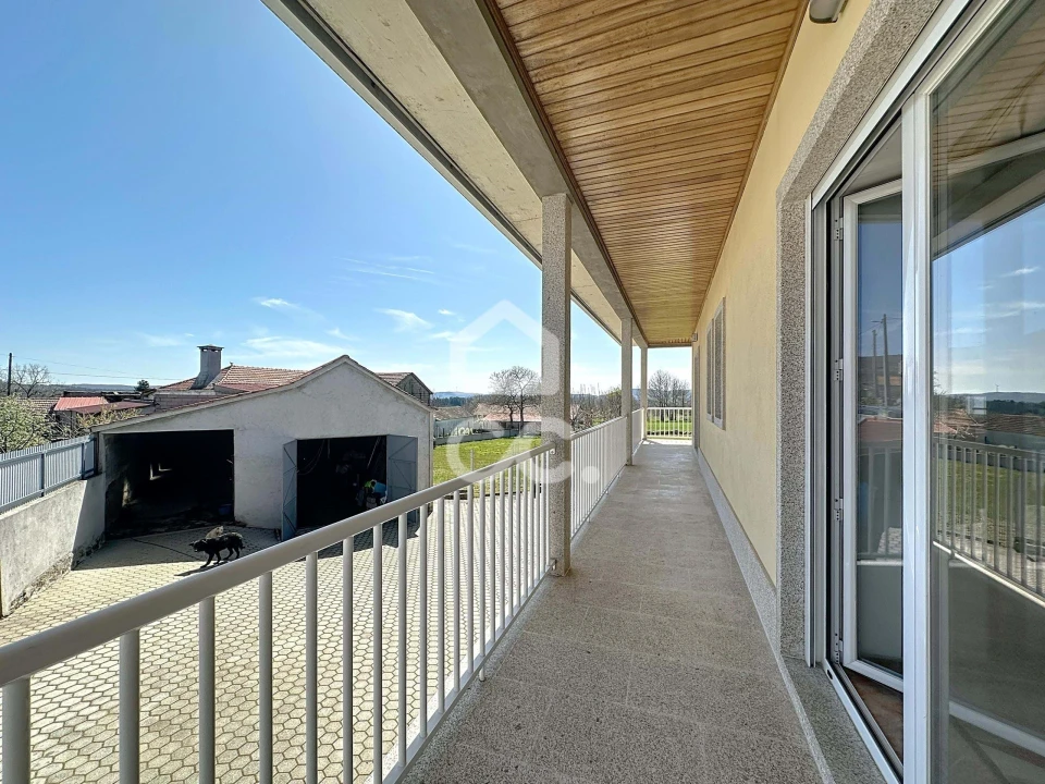 Moradia T4 para Venda em São Miguel de Acha Foto 24