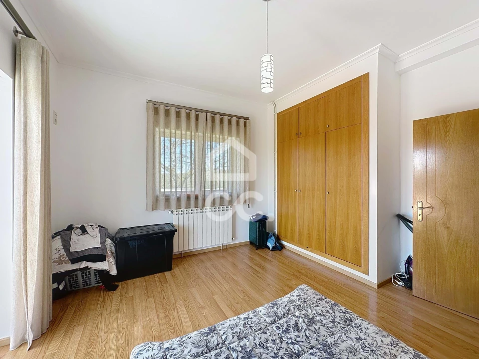 Moradia T4 para Venda em São Miguel de Acha Foto 11