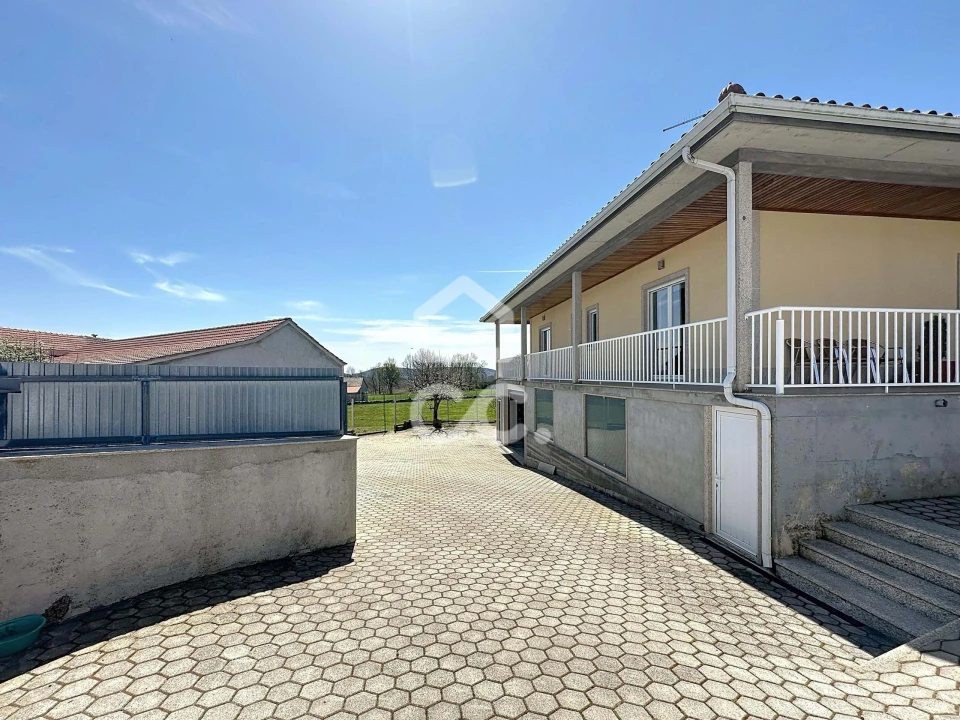 Moradia T4 para Venda em São Miguel de Acha Foto 22