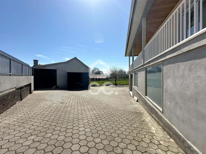 Moradia T4 para Venda em São Miguel de Acha Foto 23