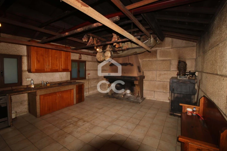 Moradia T4 para Venda em São Miguel de Acha Foto 31