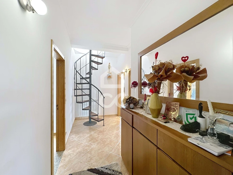 Moradia T4 para Venda em São Miguel de Acha Foto 5