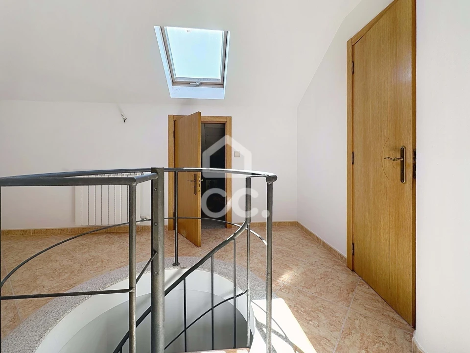 Moradia T4 para Venda em São Miguel de Acha Foto 16