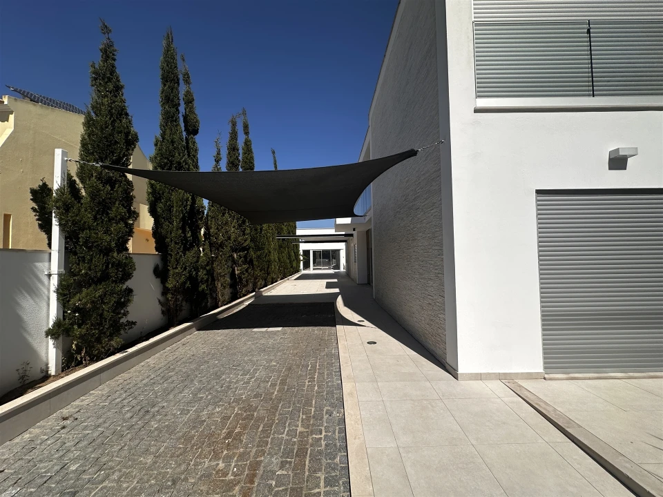 Moradia T5 para Venda em Montenegro Foto 5