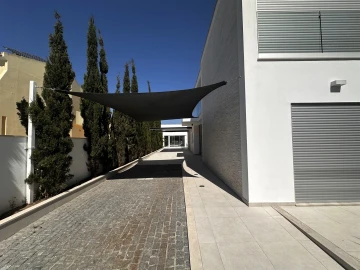 Moradia T5 para Venda em Montenegro