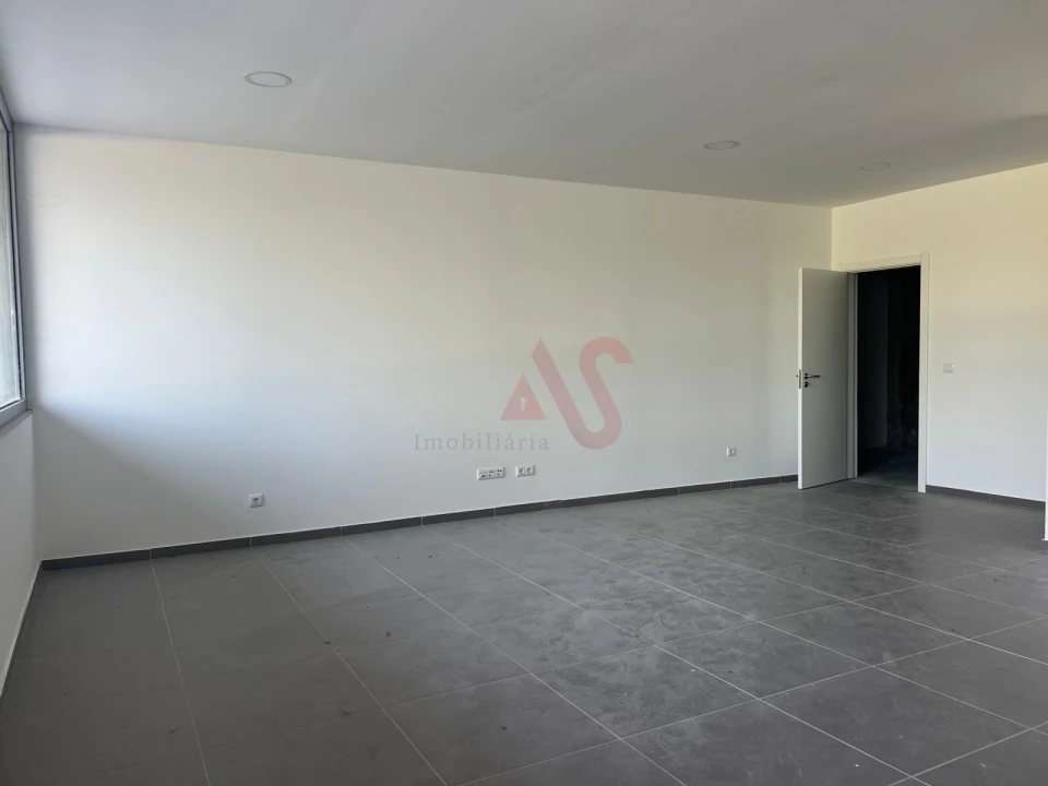 Negócio para Arrendamento em São Tomé de Negrelos Foto 7