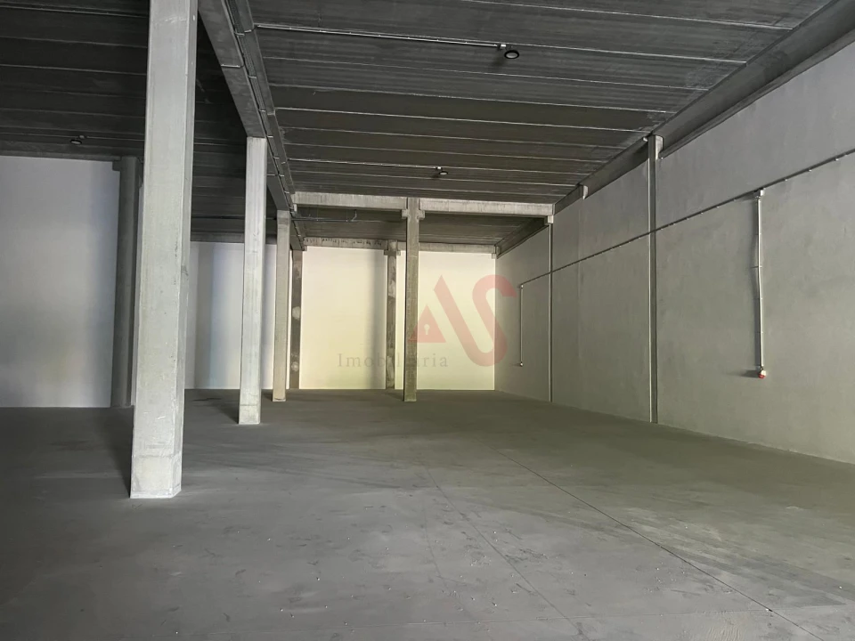 Negócio para Arrendamento em São Tomé de Negrelos Foto 4