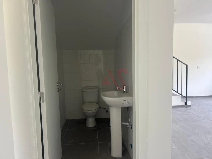 Negócio para Arrendamento em São Tomé de Negrelos Foto 6